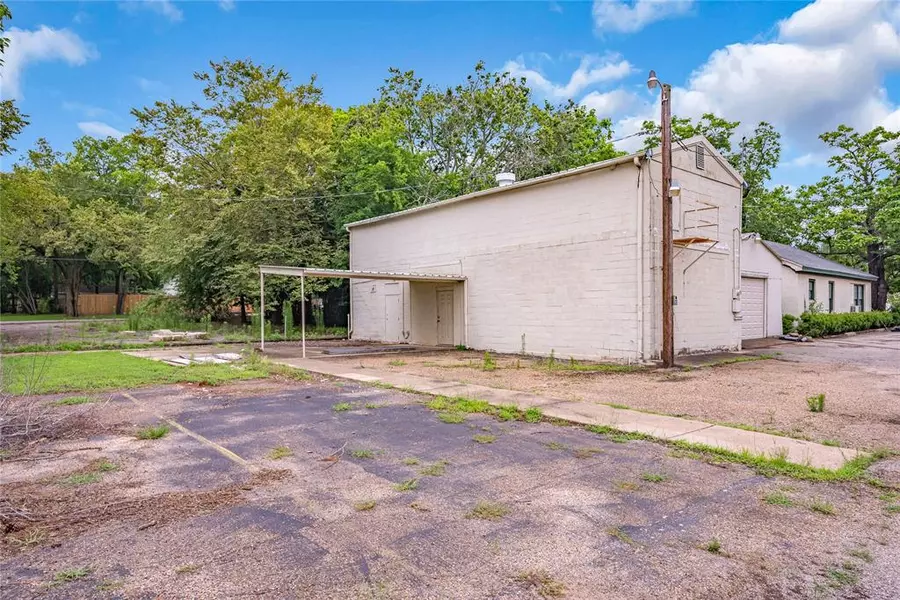 205 Van Street, Lindale, TX 75771