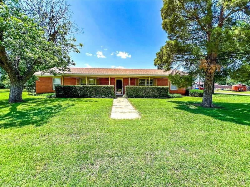 800 Lincoln, Rochester, TX 79544