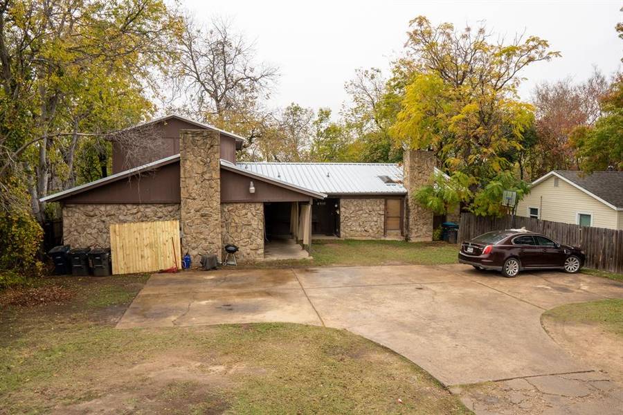 4910 Lovell Avenue, Fort Worth, TX 76107