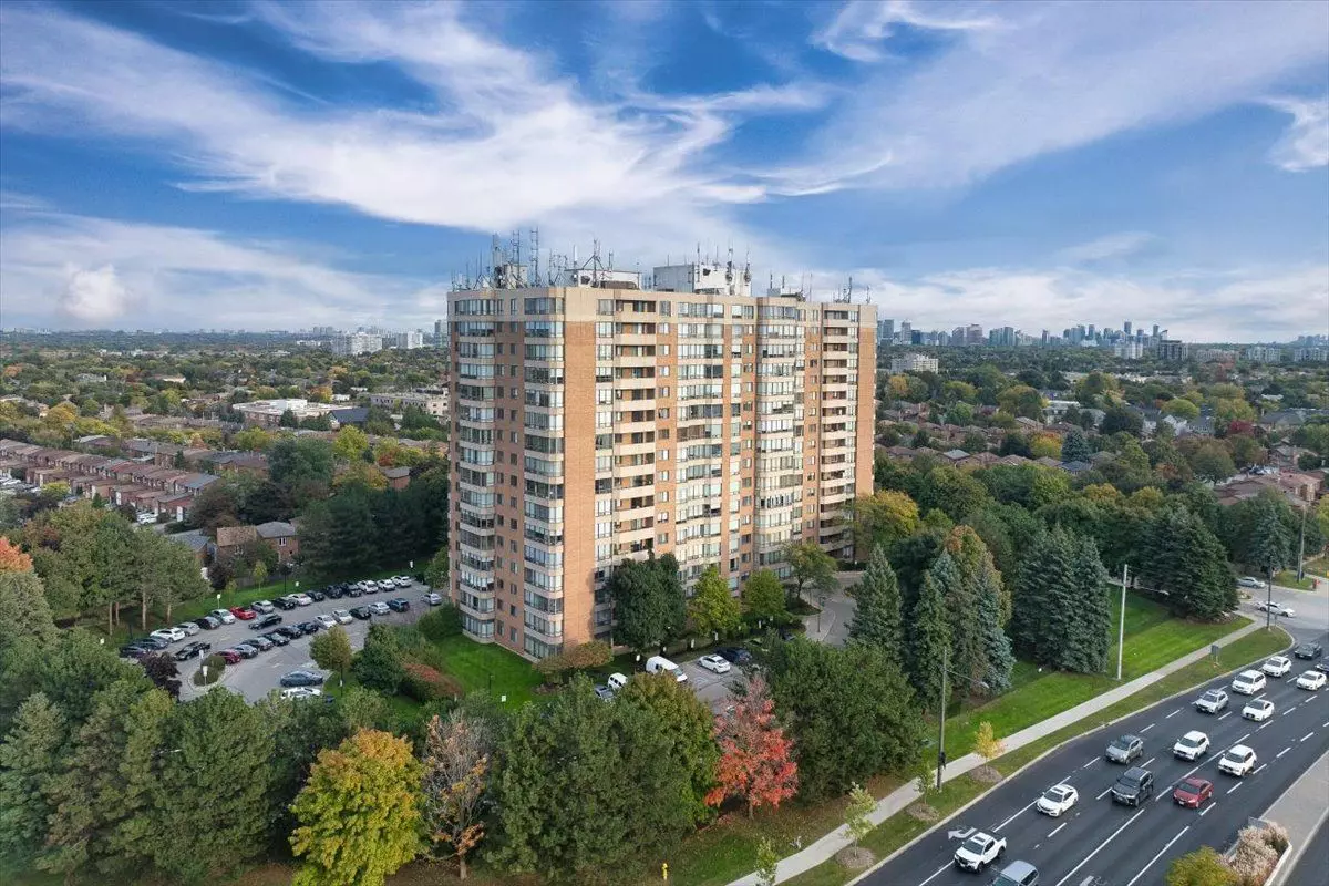 Vaughan, ON L4J 4H5,7601 Bathurst ST #103