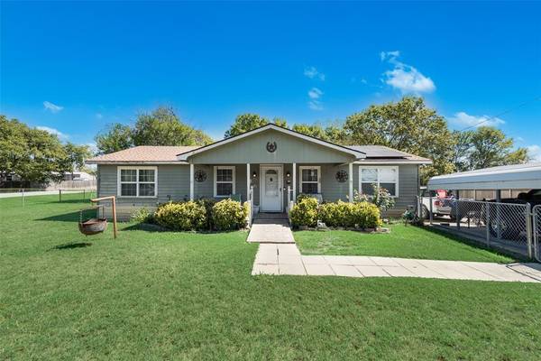 301 Carson Street, Red Oak, TX 75154