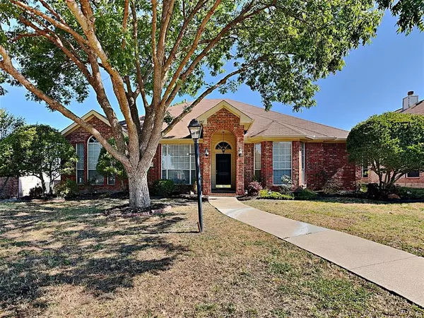 2407 Brookchase Drive, Mesquite, TX 75181