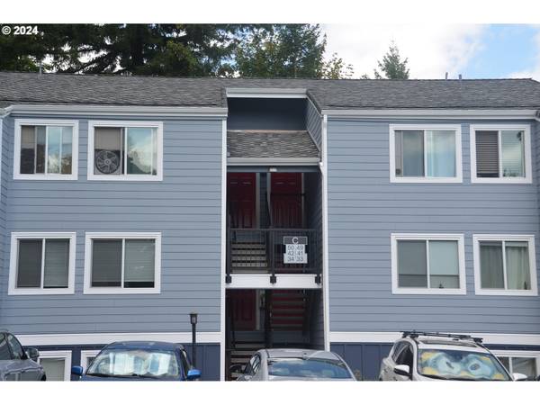 47 EAGLE CREST DR #42, Lake Oswego, OR 97035