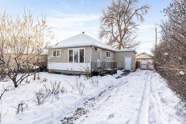 410 1 ST Southeast, Redcliff, AB T0J 2P0