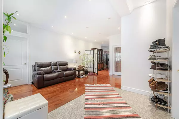 Toronto C14, ON M2N 4R9,206 Finch AVE E