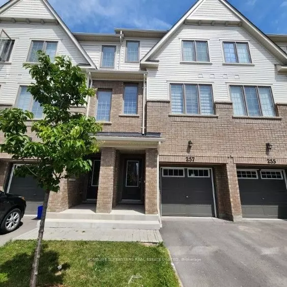 257 Danzatore PATH, Oshawa, ON L1L 0P9