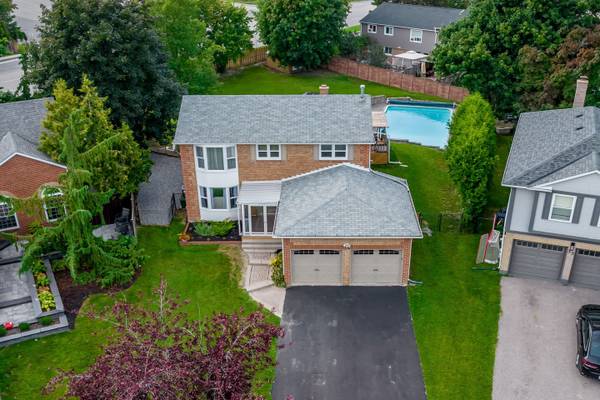 29 Eves CT, Newmarket, ON L3Y 7P8