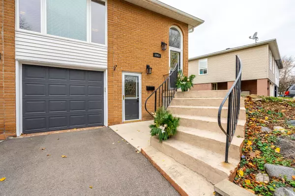 Burlington, ON L7M 1P1,1561 Newlands CRES