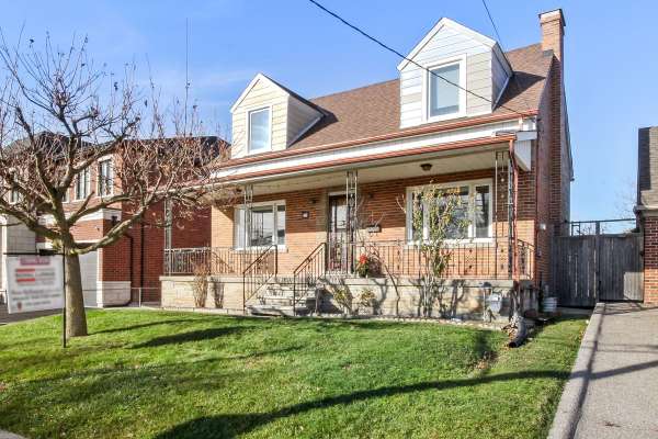 202 Rustic RD, Toronto W04, ON M6L 1W4