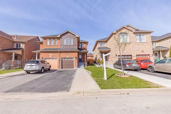 28 Blairwood CT, Brampton, ON L6P 1B5