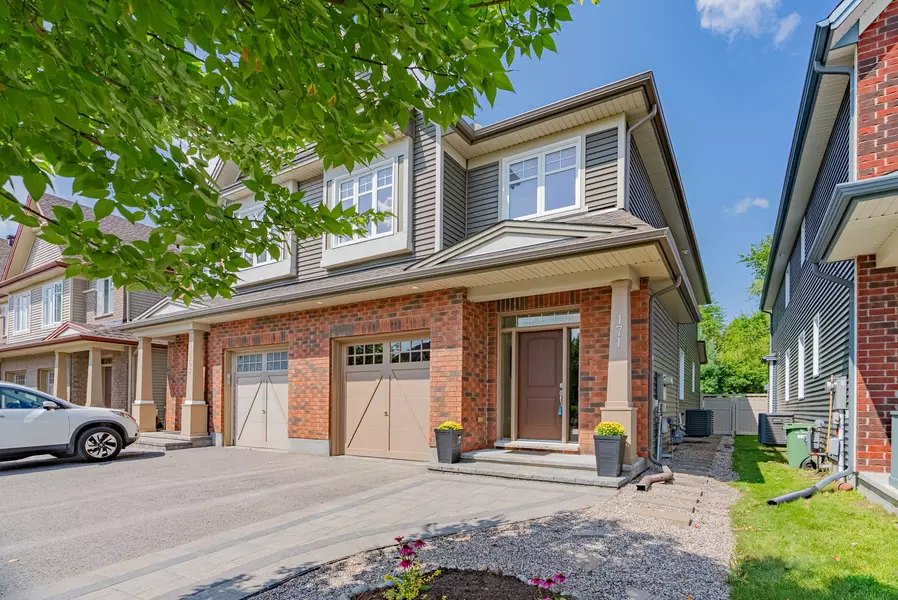 171 HIGHBURY PARK DR, Barrhaven, ON K2J 5Y1