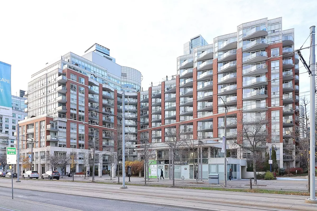 Toronto C01, ON M5V 3M8,550 Queens Quay WAY #205