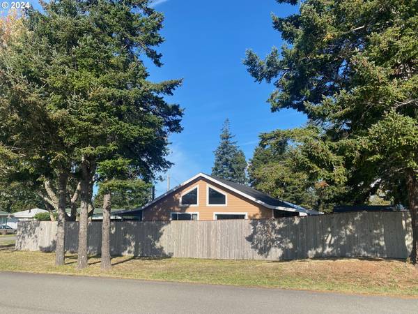 356 19TH ST, Port Orford, OR 97465