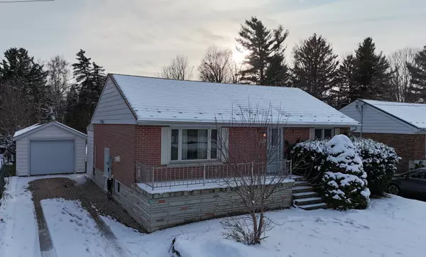 65 Strabane AVE, Barrie, ON L4M 2A1