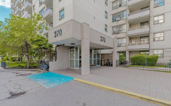 370 Dixon RD #716, Toronto W09, ON M9R 1T2