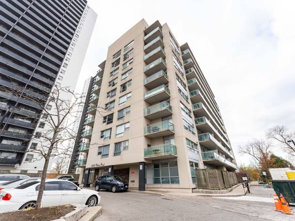 2464 Weston RD #808, Toronto W04, ON M9N 0A2