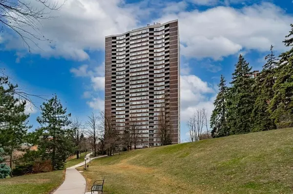 3100 Kirwin AVE #2102, Mississauga, ON L5A 3S6