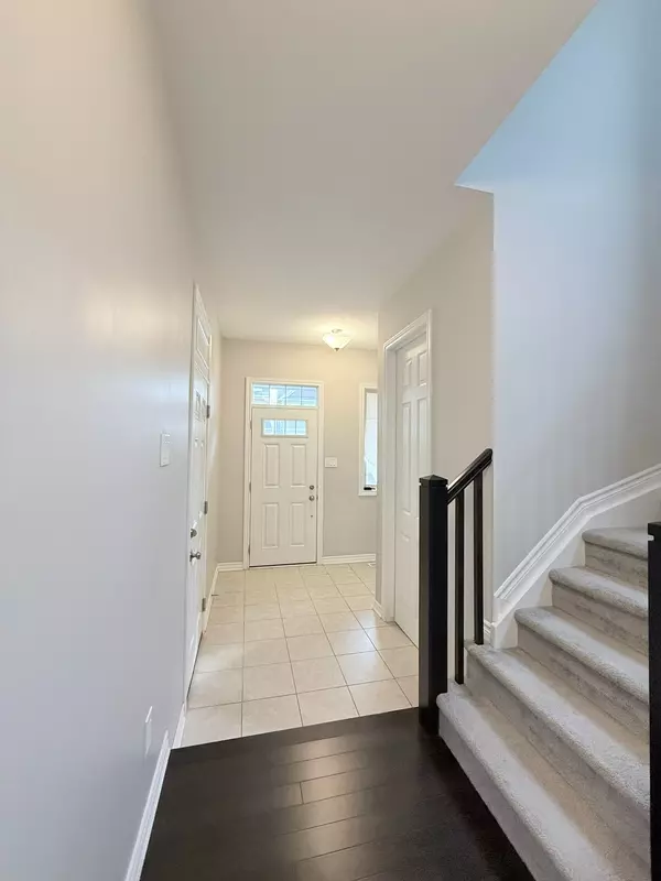 Barrhaven, ON K2J 6H3,712 Devario CRES