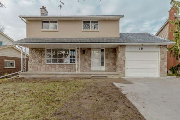 19 Niagara RD, Kitchener, ON N2B 1T1