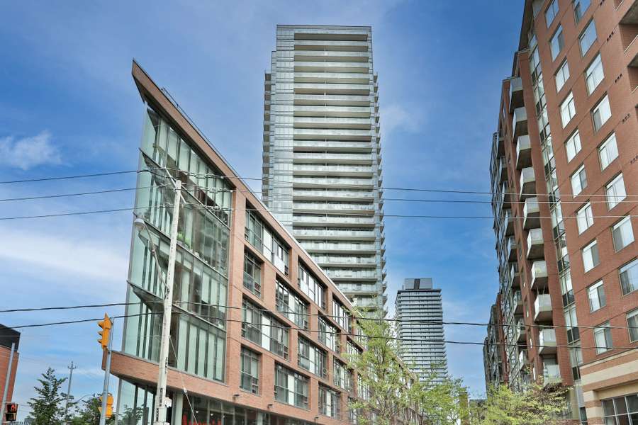 33 Mill ST #447, Toronto C08, ON M5A 3R3