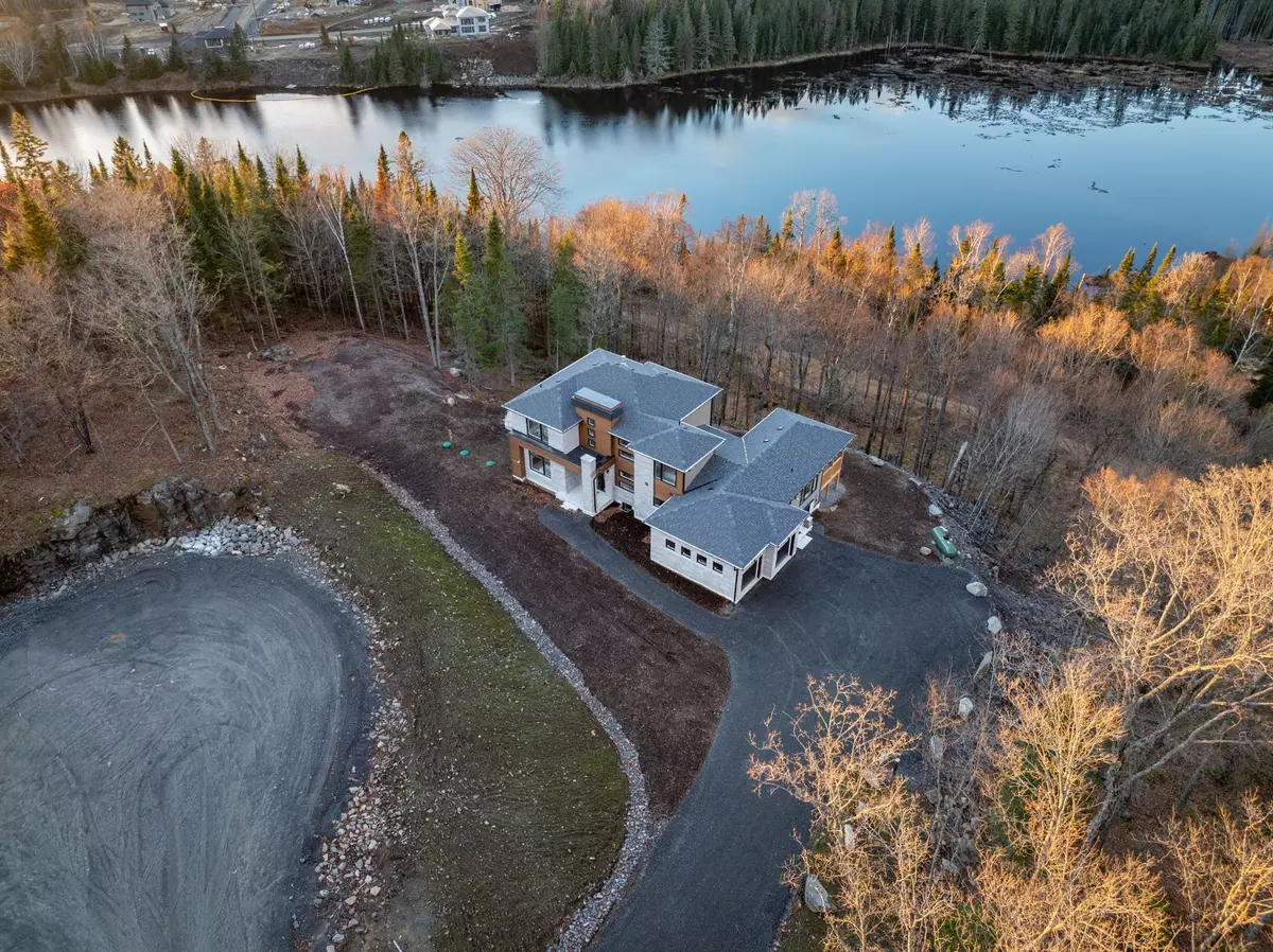 Lake Of Bays, ON P1H 0K1,1008 Napier CT