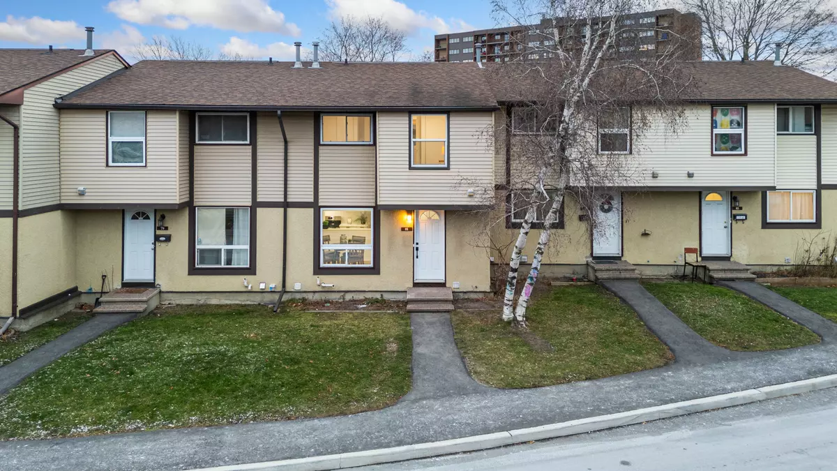 Elmvale Acres And Area, ON K1B 5B7,2570 Southvale CRES #81