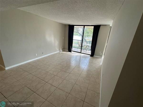 Pompano Beach, FL 33064,3400 Blue Lake Dr  #203