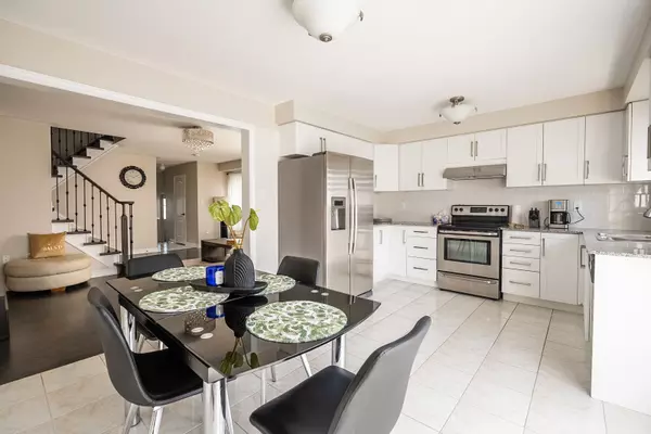 32 Four Seasons CRES #Upper, Newmarket, ON L9N 0C4