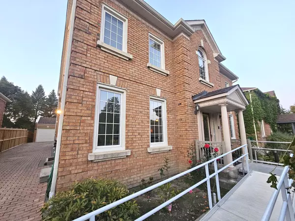 Richmond Hill, ON L4C 9C9,96 Theobalds CIR