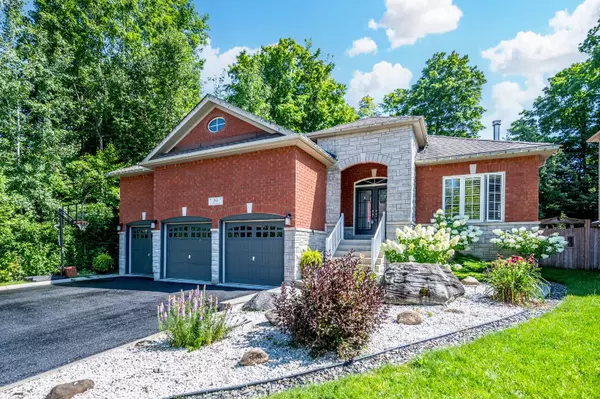 34 Camelot SQ, Barrie, ON L4M 0C3