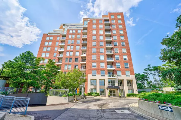 40 Old Mill RD #204, Oakville, ON L6J 7W2