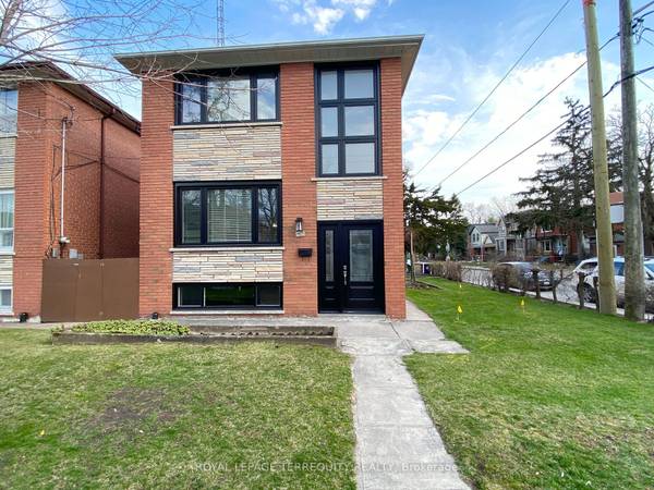 349 St Johns RD #2, Toronto W02, ON M6S 2K5