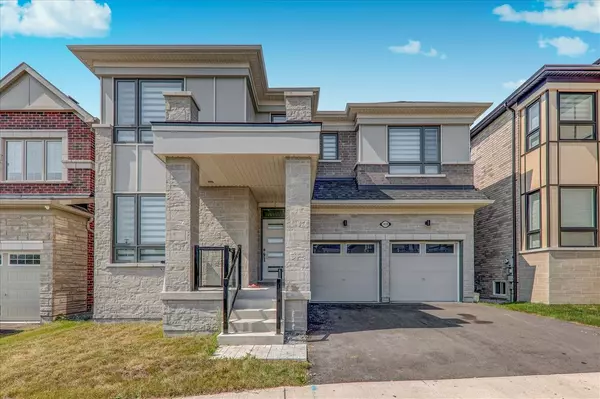 3038 Hollyberry TRL, Pickering, ON L1X 0N5