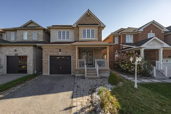 110 Puttingedge DR, Whitby, ON L1R 0H8