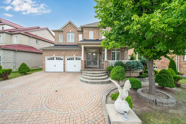 21 Summershade ST, Brampton, ON L6P 2C2