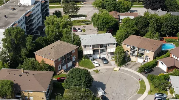 19 Terryellen CRES, Toronto W08, ON M9C 1H6