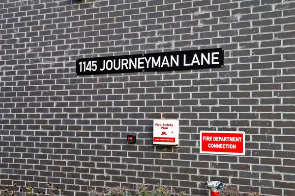 Mississauga, ON L5J 0B5,1145 Journeyman LN #116