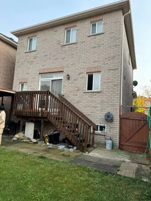 Brampton, ON L6V 4S4,33 Fishing CRES