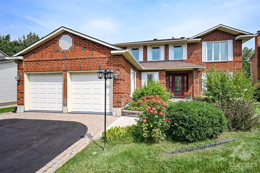 1343 TURNER CRES, Orleans - Cumberland And Area, ON K1E 2Y5