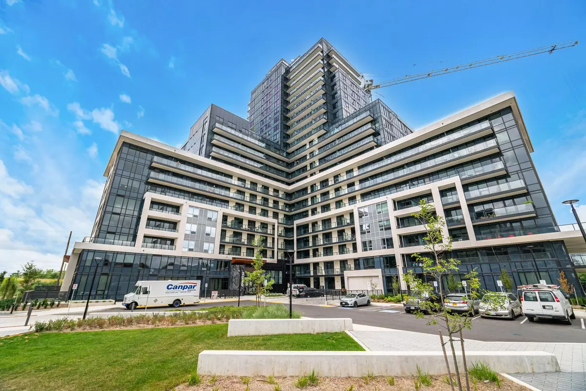 Oakville, ON L6H 7X9,3220 William Coltson AVE #512