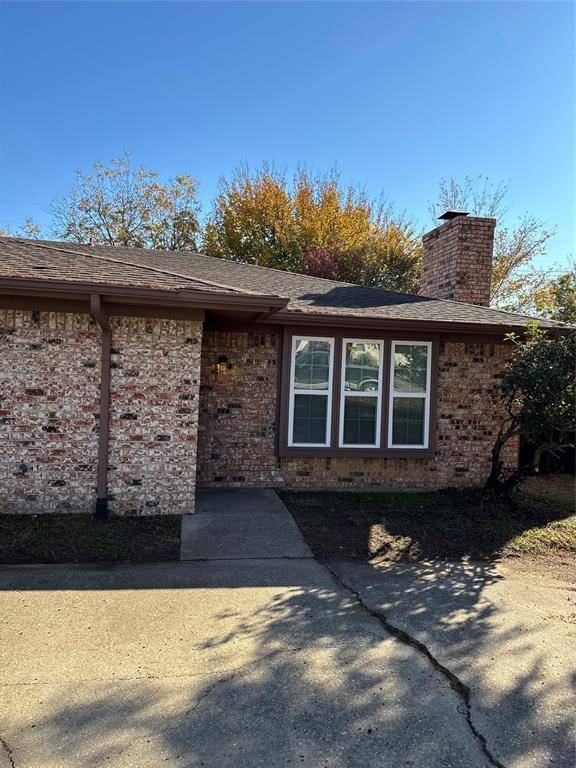 414 NW 23rd St, Grand Prairie, TX 75050