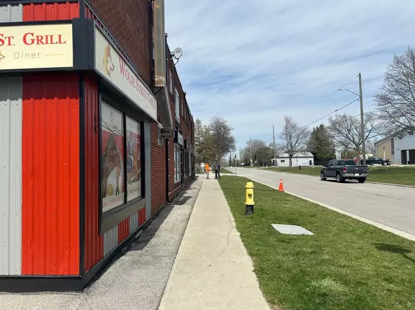 Oshawa, ON L1H 3T6,92 Wolfe ST #2A