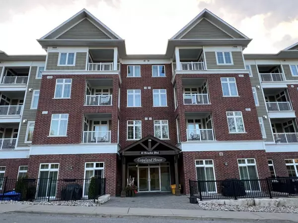 Oro-medonte, ON L4M 4Y8,40 Horseshoe BLVD #405