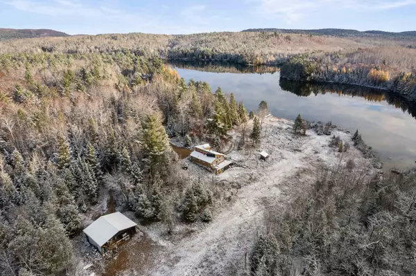 Madawaska Valley, ON K0J 1B0,42 Suncrest LN