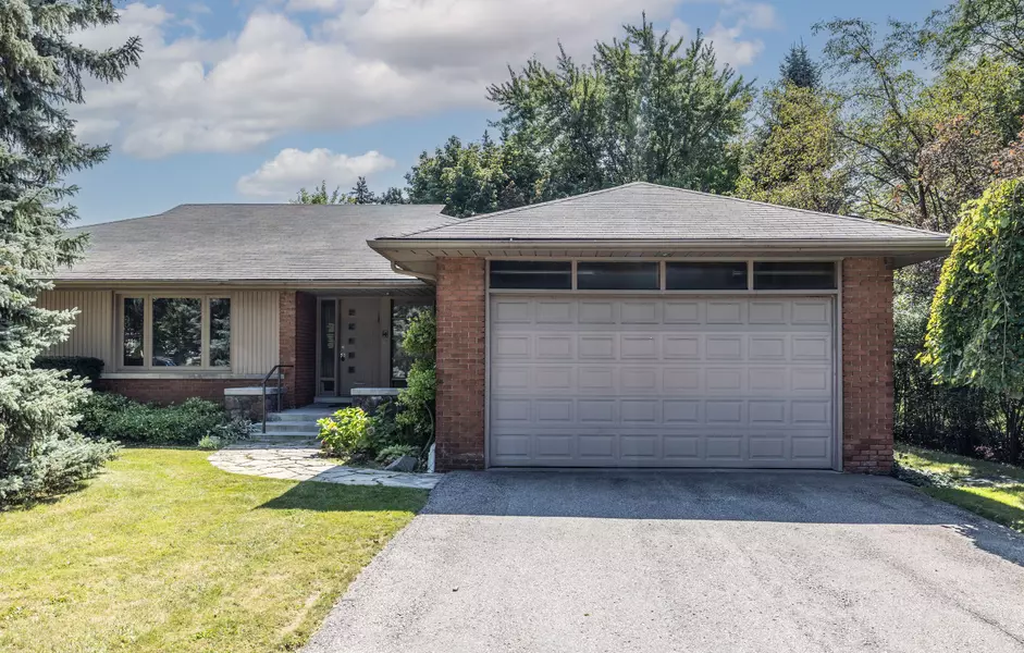 14 Rollscourt DR, Toronto C12, ON M2L 1X5