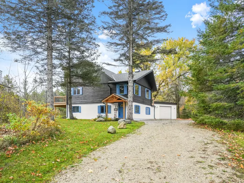 61 Pine River CRES, Mulmur, ON L9V 3H3