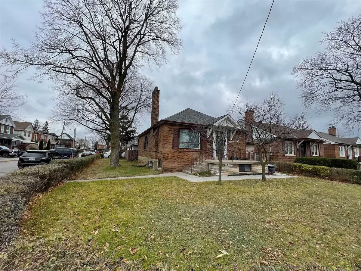 Toronto W03, ON M6N 4R6,81 Rockcliffe BLVD #BSMT