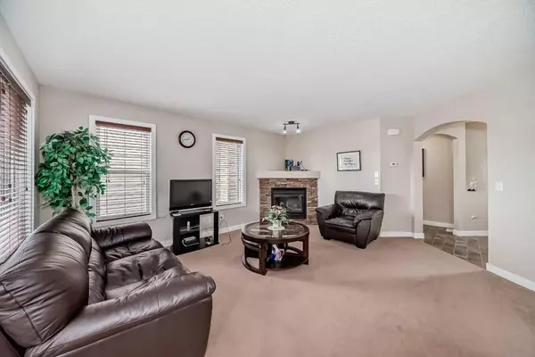 Calgary, AB T3K0J6,274 Covecreek Close NE