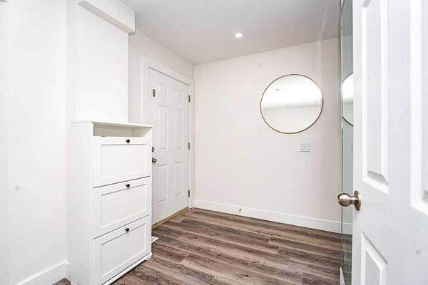 Calgary, AB T3J 3E2,339 Martinbrook PL Northeast