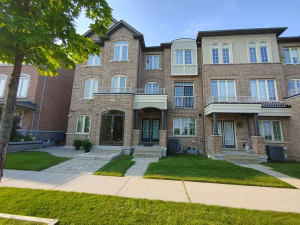 49 Memon PL, Markham, ON L6E 0S1